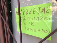 Zamknięta księgarnia DODO przy ul. Czarnieckiego 11C na osiedlu Szczepin we Wrocławiu