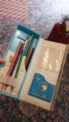 <p>Zawartość plastikowego pi&oacute;rnika z magnesem</p>