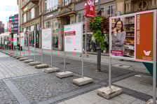 <p>Wystawa &bdquo;Wrocławianka Roku 2023&rdquo; przy Oławskiej</p>