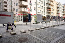 <p>Wystawa &bdquo;Wrocławianka Roku 2023&rdquo; przy Oławskiej</p>