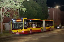 Ewakuacja mieszkańców bloku przy ul. Poznańskiej. Kilka niewybuchów w jednym z mieszkań