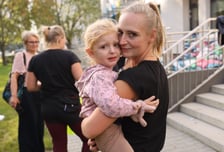 <p>Ekipa działająca przy CAL-u Kozan&oacute;w. Układali worki z piaskiem przy żłobku na Dokerskiej</p>