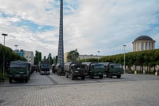 <p>Wojsko pomaga powodzianom z Wrocławia i Dolnego Śląska, żołnierze są zakwaterowani w kompleksie Hali Stulecia</p>