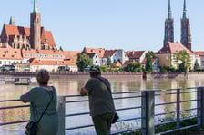 Mieszkańcy Wrocławia spacerują nad Odrą 22.09.2024
