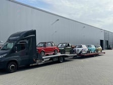 Ewakuacja eksponatów z Muzeum Motoryzacji WENA w Oławie