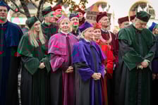 Inauguracja roku akademickiego 2024-2025. Przemarsz i Gaudeamus na wrocławskim Rynku. 1 października 2024 r.