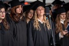 Inauguracja roku akademickiego 2024-2025. Przemarsz i Gaudeamus na wrocławskim Rynku. 1 października 2024 r.