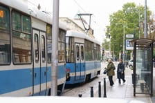 <p>Przystanek "Opera" na pl. Teatralnym zostanie&nbsp;podniesiony - wsiadanie do tramwaj&oacute;w będzie wygodniejsze</p>