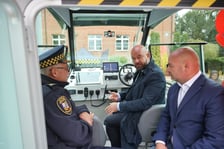 Strażnicy miejscy dostali 2 łodzie patrolowo-ratownicze i samochód do ich przewożenia.