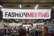 <p>Festiwal Kupuj Świadomie w Czasoprzestrzeni (Zajezdnia Dąbie), czyli moda, kosmetyki, słodkości i rośliny do kupienia</p>