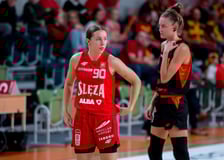 <p>Martyna Kozik podczas debiutu w Polkowicach</p>
