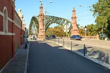 Droga pieszo-rowerowa na ul. Wajdy. Wyremontowany odcinek od mostu Zwierzynieckiego wzdłuż zoo