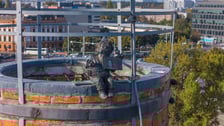 Krasnale na kominie na Bulwarze Staromiejskim we Wrocławiu