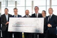 Podpisanie umowy pomiędzy przedstawicielami firm Strabag a Port Lotniczy Wrocław