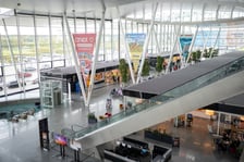Podpisanie umowy pomiędzy przedstawicielami firm Strabag a Port Lotniczy Wrocław