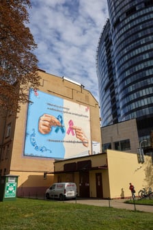 Mural na szpitalu na pl. Hirszfelda (osiedle Powstańców Śląskich)