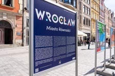 Wystawa plenerowa „Wrocław Miasto Równości”.