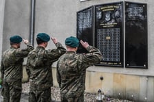 Żołnierze 10 Wrocławskiej Brygady Łączności wzięli udział w corocznej akcji „Żołnierska Pamięć”.