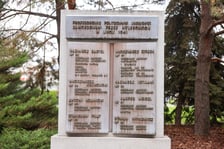 Uroczystość pod pomnikiem Martyrologii Profesorów Lwowskich