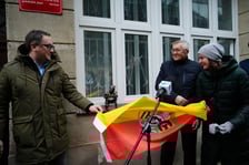 <p>Odsłonięcie Krasnala Praw Człowieka przy biurze Pełnomocnika Terenowego Rzecznika Praw Obywatelskich we Wrocławiu przy ul. Wierzbowej 5</p>