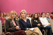 Dziś, 28 listopada, podczas konferencji wroc.win.with.hiv podsumowano efekty projektów profilaktycznych. Na pierwszym planie dyrektorka Wydziału Zdrowia i Spraw Społecznych Joanna Nyczak i wiceprezydent Wrocławia Renata Granowska