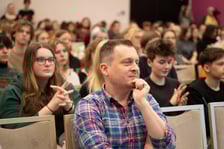 Dziś, 28 listopada, podczas konferencji wroc.win.with.hiv podsumowano efekty projektów profilaktycznych. Na pierwszym planie dr Bartosz Szetela, specjalista w dziedzinie chorób zakaźnych z Klinki Chorób Zakaźnych, Chorób Wątroby i Nabytych Niedoborów Odpornościowych Uniwersytetu Medycznego