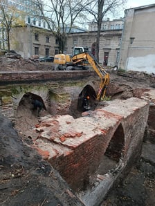 Prace archeologiczno-architektoniczne w pałacu Hatzfeldów we Wrocławiu