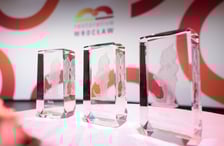 <p>Gala Sprawiedliwości Naprawczej we Wrocławiu. Statuetki krasnali</p>