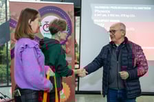 <p>Podsumowanie 5. edycji "W k&oacute;łko kręcę" we Wrocławiu. Zwycięzcy otrzymali statuetki i rowery.</p>