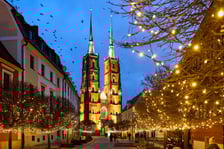 <p>Świąteczne iluminacje we Wrocławiu. Okolice katedry</p>