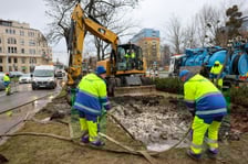 Awaria magistrali wodociągowej przy ul. Zaporoskiej, na miejscu pracują ekipy MPWiK