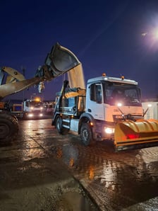 Akcja zima - 29 grudnia 2024 roku na wrocławskie ulice wyruszyło 51 pługosyparek