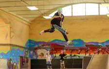 <p>MC Scoot dżem, czyli latanie na hulajnogach, zawody na skateparku przy ul. Legnickiej</p>