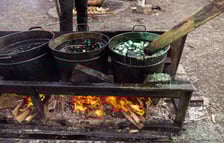 <p>Produkcja świec okopowych</p>