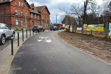 Nowa droga dla pieszych i rowerzystów na al. Poprzecznej na Osobowicach