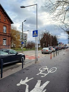 Nowa droga dla pieszych i rowerzystów na al. Poprzecznej na Osobowicach