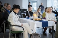 <p>Otwarcie Centrum Edukacyjno-Treningowego przy placu Legion&oacute;w 1-2. Wrocław, 15.01.2025. Wnętrze lokalu. Przy stoliku z lewej strony siedzi dw&oacute;jka wrocławskich self-adwokat&oacute;w.</p>