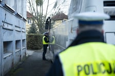 Kontrola autokaru, którym uczniowie SP nr 50 wyjeżdżali do Zakopanego na białą szkołę