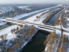 Stare i nowe mosty Chrobrego we Wrocławiu w styczniu 2025