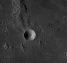 <p>Krater Chladniego na Księżycu</p>