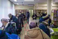 Kiermasz książek w bibliotece przy ul. Szewskiej 78 we Wrocławiu