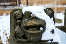 <p>Detale przypominają te z wrocławskich kamienic. Nic jednak dziwnego - właśnie z takowych pochodzą</p>