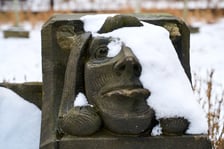 <p>Detale przypominają te z wrocławskich kamienic. Nic jednak dziwnego - właśnie z takowych pochodzą</p>
