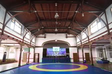<p>Zawodnicy ćwiczą w dawnej sali balowej, tzw. Grosse Saal</p>