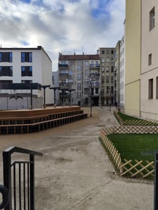 <p>Podw&oacute;rko im. Wszystkich Mieszkańc&oacute;w - projekt, kt&oacute;ry otrzymał dofinansowanie WBO. Obecnie wsp&oacute;łfinansowany r&oacute;wnież przez ZZK</p>