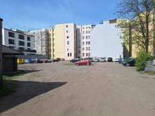 <p>Podw&oacute;rko im. Wszystkich Mieszkańc&oacute;w - projekt, kt&oacute;ry otrzymał dofinansowanie WBO - tu przed remontem</p>