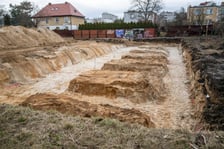 <p>Rozpoczęła się budowa&nbsp;Centrum Opiekunczo-Mieszkalnego dla dorosłych ze spektrum autyzmu</p>