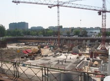 <p>Początek Arkad Wrocławskich - budowa na przestrzeni lat 2005-2007</p>
