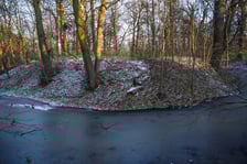 <p>Teren dawnego dworu rodziny Dumlose w Sołtysowicach</p>