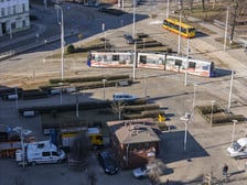 Prace na placu Powstańców Wielkopolskich jeszcze trwają, ale od soboty 22 lutego już korzysta z niego komunikacja miejska